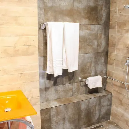 Guest house Hostalbia 3*